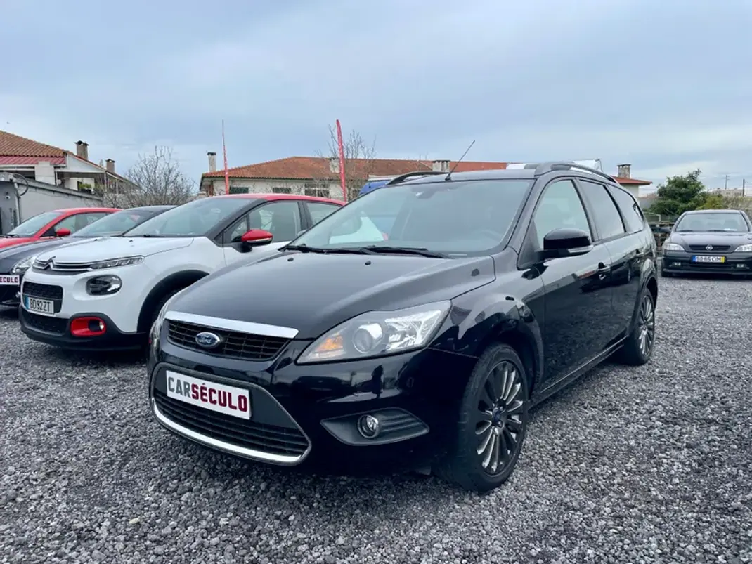 Ford Focus SW 2011 - 7750 EUR, 226741 km - AUTO.MOTO.pt - 226741km - foto 1 de 25