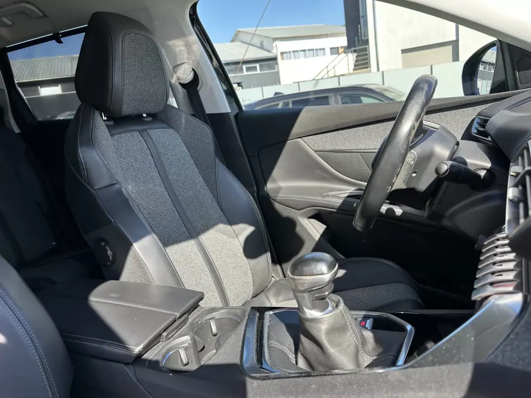 Peugeot 5008 2018 - 14900 EUR, 190000 km - 190000km - foto 64 de 73