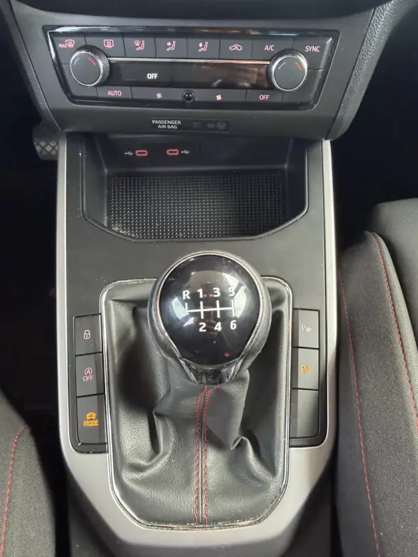 SEAT Arona 2021 - 15650 EUR, 106000 km - AUTO.MOTO.pt - 106000km - foto 16 de 18