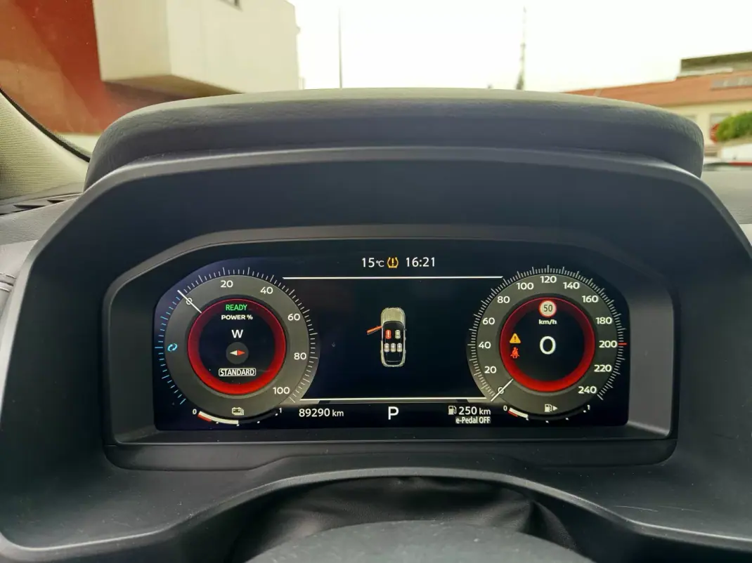 Nissan Qashqai 2023 - 23990 EUR, 89300 km - AUTO.MOTO.pt - 89300km - foto 16 de 22