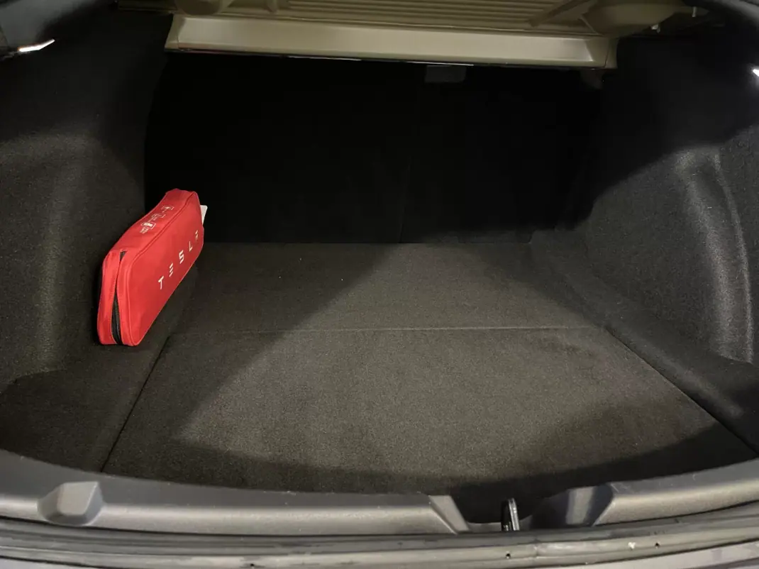 Tesla Model 3 2022 - 29500 EUR, 56000 km - AUTO.MOTO.pt - 56000km - foto 41 de 42