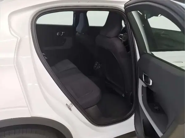 Polestar 2 2024 - 37900 EUR, 24000 km - AUTO.MOTO.pt - 24000km - foto 12 de 17