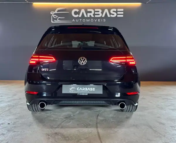 Volkswagen Golf 2019 - 26490 EUR, 92118 km - AUTO.MOTO.pt - 92118km - foto 5 de 25