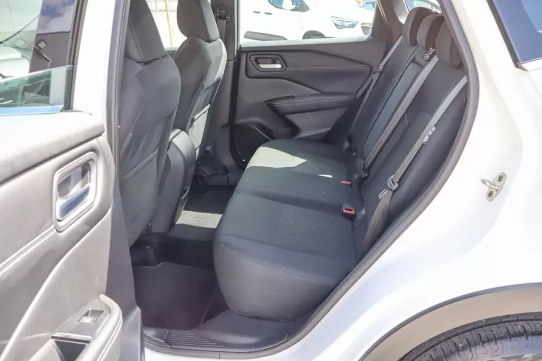 Nissan Qashqai 2023 - 20990 EUR, 56190 km - 56190km - foto 14 de 31