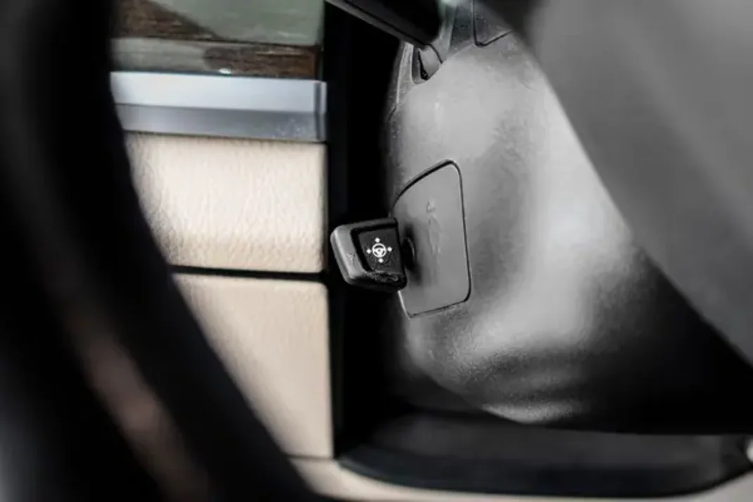 BMW 730 2011 - 25000 EUR, 172477 km - AUTO.MOTO.pt - 172477km - foto 9 de 26