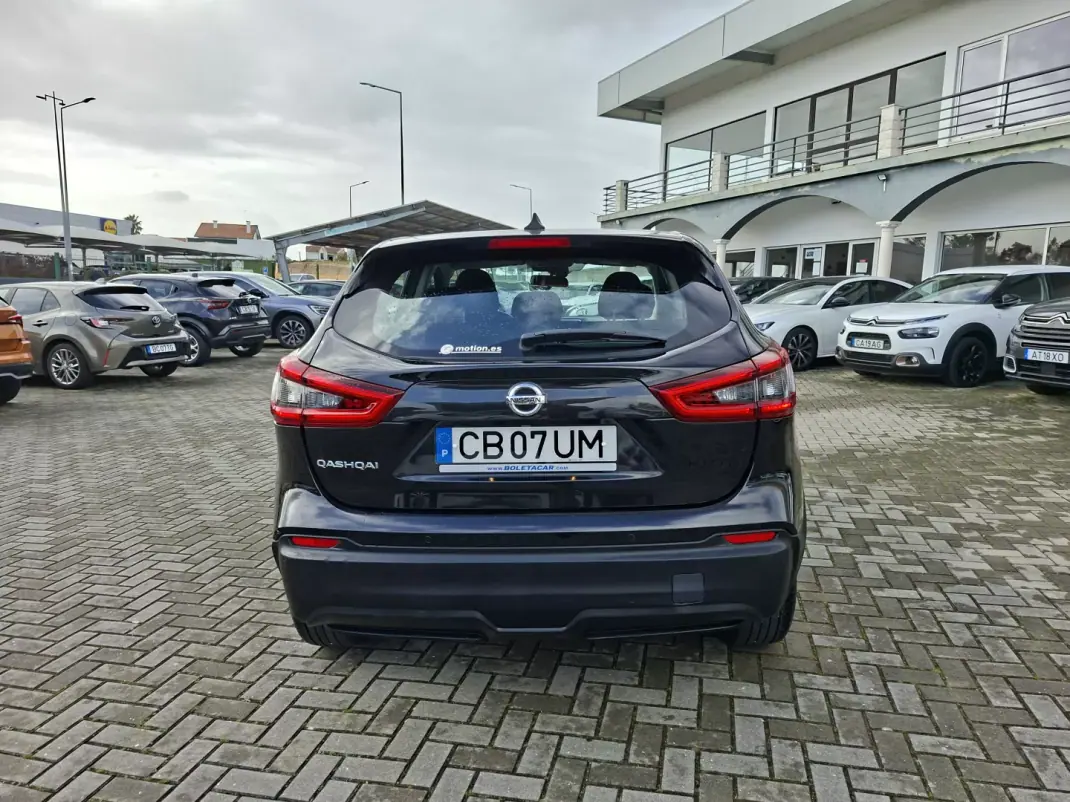 Nissan Qashqai 2018 - 15500 EUR, 57950 km - AUTO.MOTO.pt - 57950km - foto 7 de 25