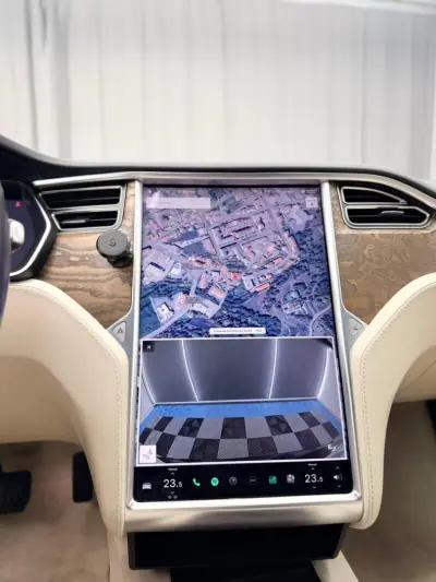Tesla Model S 2018 - 23500 EUR, 183000 km - AUTO.MOTO.pt - 183000km - foto 11 de 21