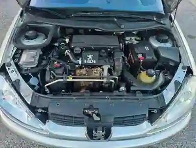 Peugeot 206 2005 - 3500 EUR, 232000 km - AUTO.MOTO.pt - 232000km - foto 9 de 20