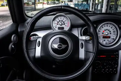 MINI 2005 - 7990 EUR, 209571 km - AUTO.MOTO.pt - 209571km - foto 16 de 31