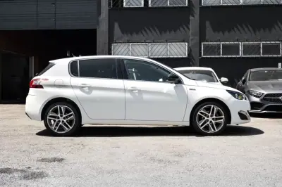 Peugeot 308 2016 - 11250 EUR, 241177 km - AUTO.MOTO.pt - 241177km - foto 3 de 22