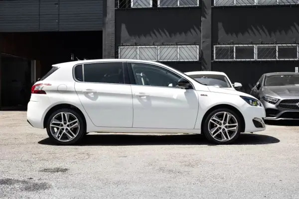 Peugeot 308 2016 - 11250 EUR, 241177 km - AUTO.MOTO.pt - 241177km - foto 3 de 22