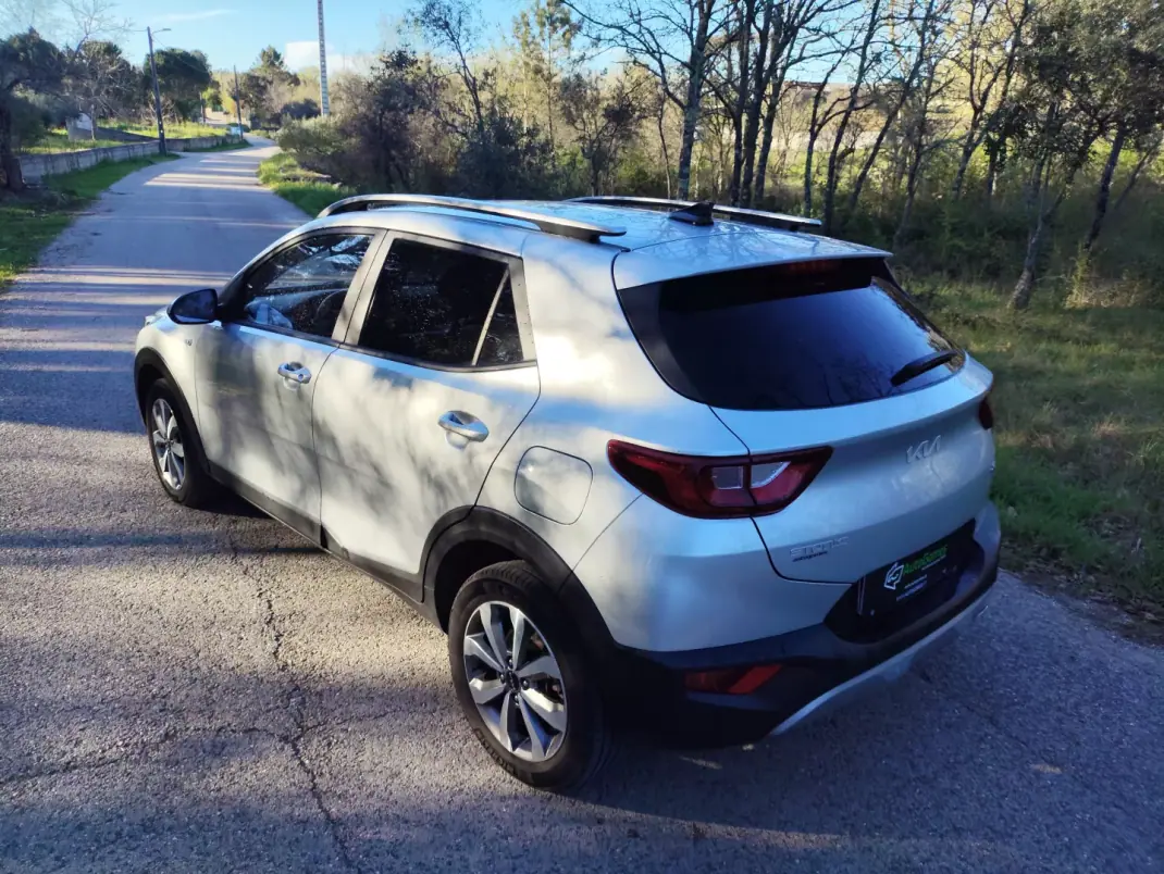 Kia Stonic 2025 - 17250 EUR, 22410 km - AUTO.MOTO.pt - 22410km - foto 10 de 20