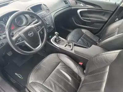 Opel Insignia Sports Tourer 2009 - 7500 EUR, 266000 km - AUTO.MOTO.pt - 266000km - foto 21 de 24