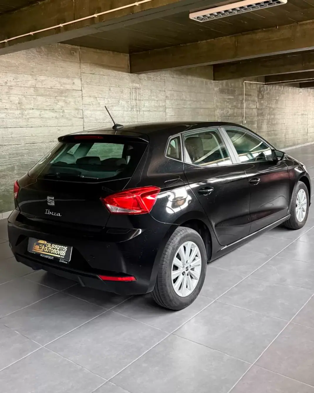 SEAT Ibiza 2024 - 15400 EUR, 43850 km - AUTO.MOTO.pt - 43850km - foto 5 de 14