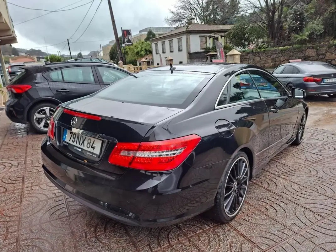Mercedes-Benz E 250 2009 - 16500 EUR, 134447 km - AUTO.MOTO.pt - 134447km - foto 8 de 29