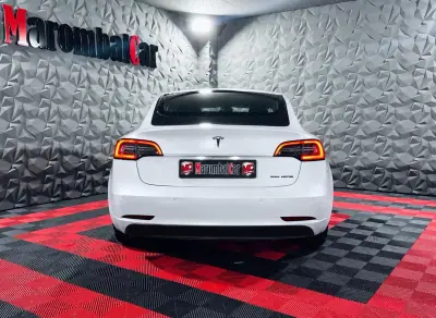Tesla Model 3 2023 - 29990 EUR, 77513 km - foto 5 de 18