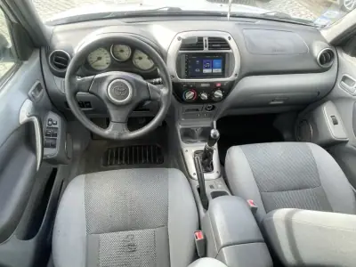 Toyota RAV4 2002 - 11450 EUR, 350453 km - AUTO.MOTO.pt - 350453km - foto 5 de 9