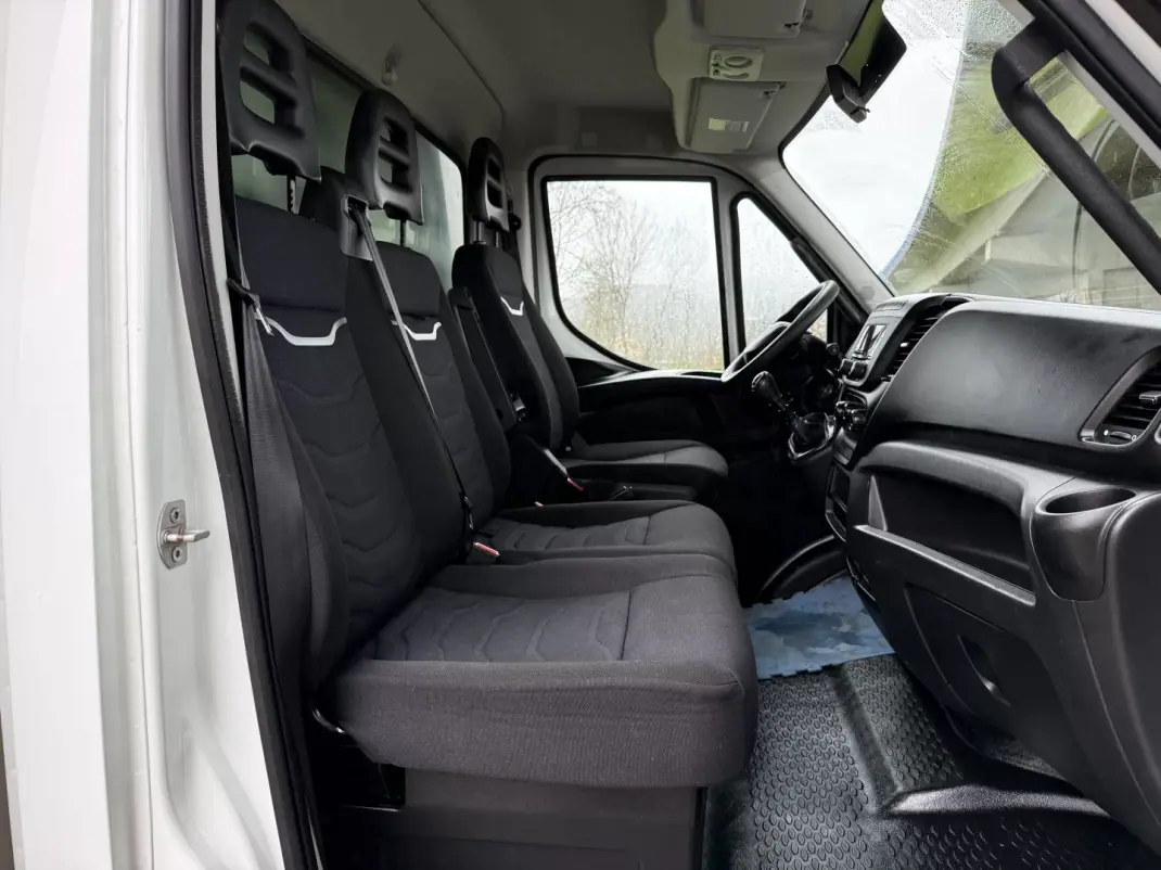 Iveco DAILY 35-140 CONTENTOR E PLATAFORMA 2020 - 28490 EUR, 91000 km - AUTO.MOTO.pt - 91000km - foto 22 de 34