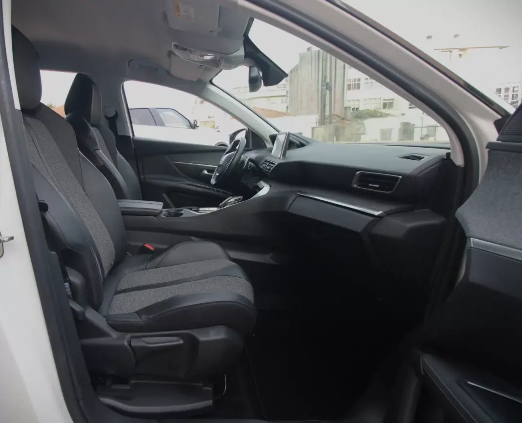 Peugeot 3008 2018 - 16990 EUR, 138000 km - AUTO.MOTO.pt - 138000km - foto 26 de 26