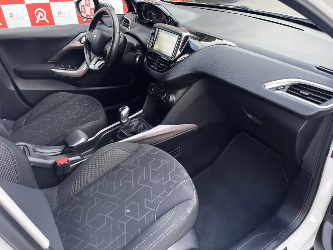 Peugeot 2008 2016 - 10990 EUR, 184350 km - 184350km - foto 11 de 19