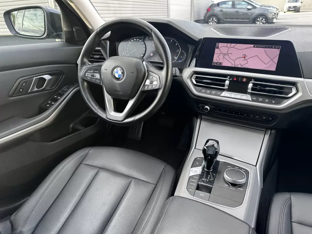 BMW 318 2021 - 27000 EUR, 180000 km - AUTO.MOTO.pt - 180000km - foto 26 de 50