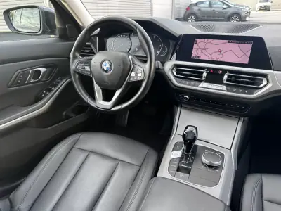 BMW 318 2021 - 27000 EUR, 180000 km - AUTO.MOTO.pt - 180000km - foto 26 de 50