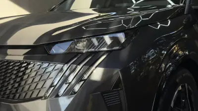 Peugeot E-3008 2025 — foto 4 de 23