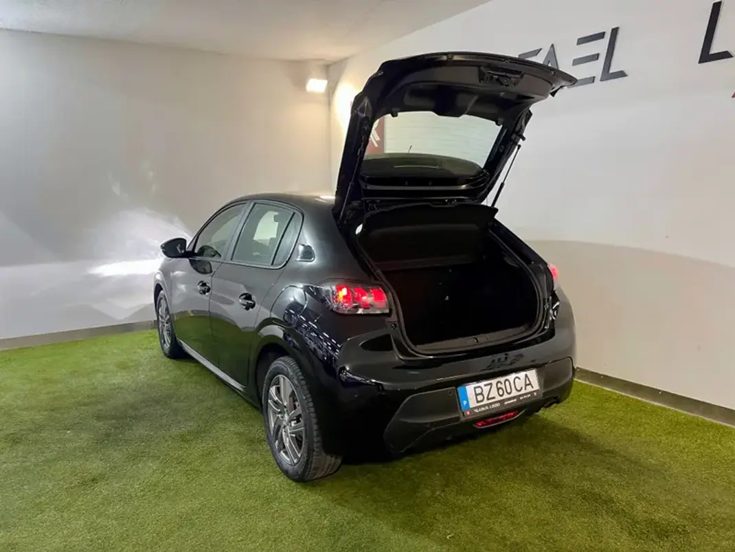 Peugeot 208 2022 - 14700 EUR, 131000 km - AUTO.MOTO.pt - 131000km - foto 27 de 29