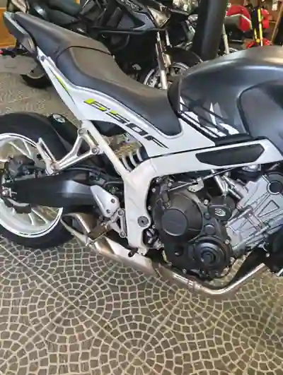 Honda CB650F ABS 2016 - 4450 EUR, 15000 km - foto 3 de 15