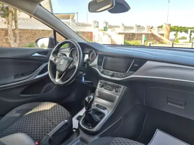 Opel Astra Sports Tourer 2018 - 11900 EUR, 164976 km - AUTO.MOTO.pt - 164976km - foto 18 de 21