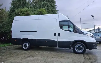 Iveco Daily 35 S14 2.3 D PLATAFORMA 2023 - 24999 EUR, 110000 km - AUTO.MOTO.pt - 110000km - foto 4 de 17