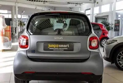 Smart ForTwo Coupé 2021 - 14145 EUR, 28400 km - AUTO.MOTO.pt - 28400km - foto 12 de 15