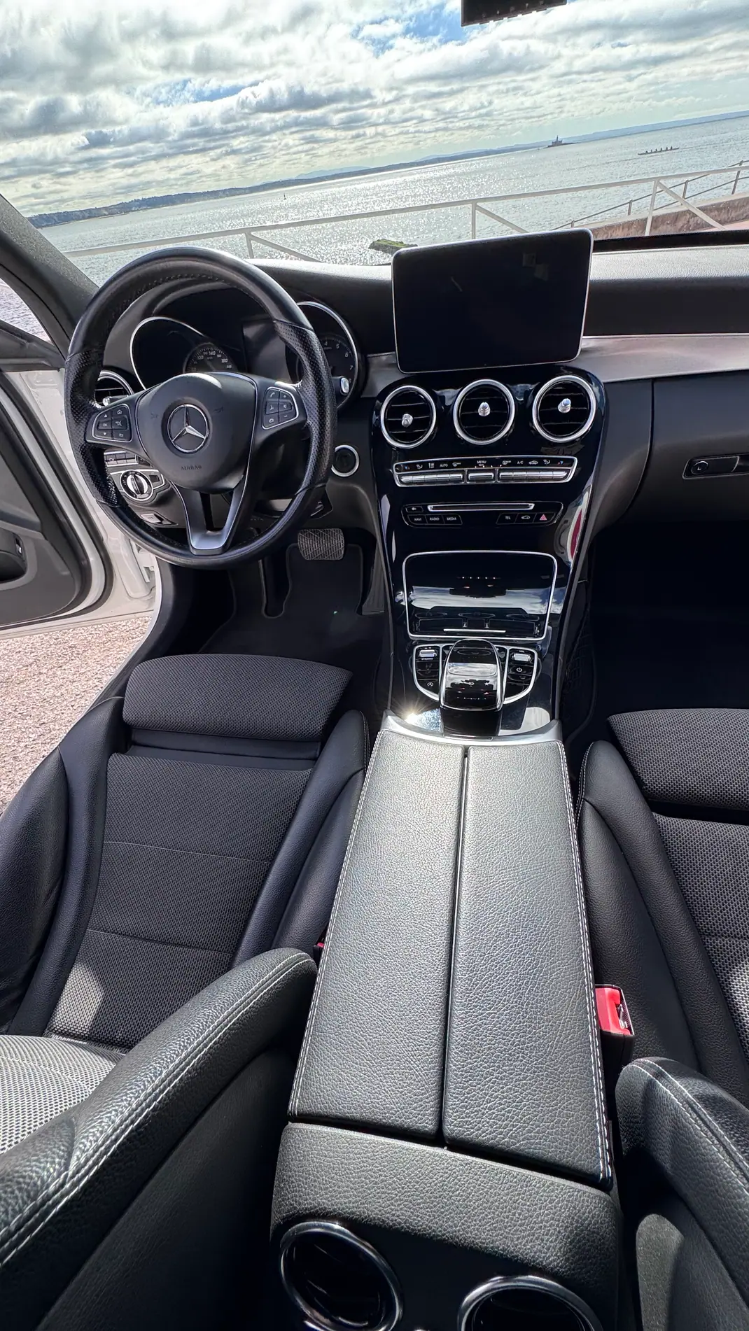 Mercedes-Benz C 200 2015 - 20500 EUR, 104000 km - AUTO.MOTO.pt - 104000km - foto 14 de 21