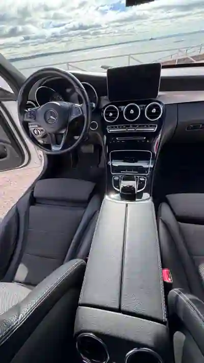 Mercedes-Benz C 200 2015 - 20500 EUR, 104000 km - AUTO.MOTO.pt - 104000km - foto 14 de 21