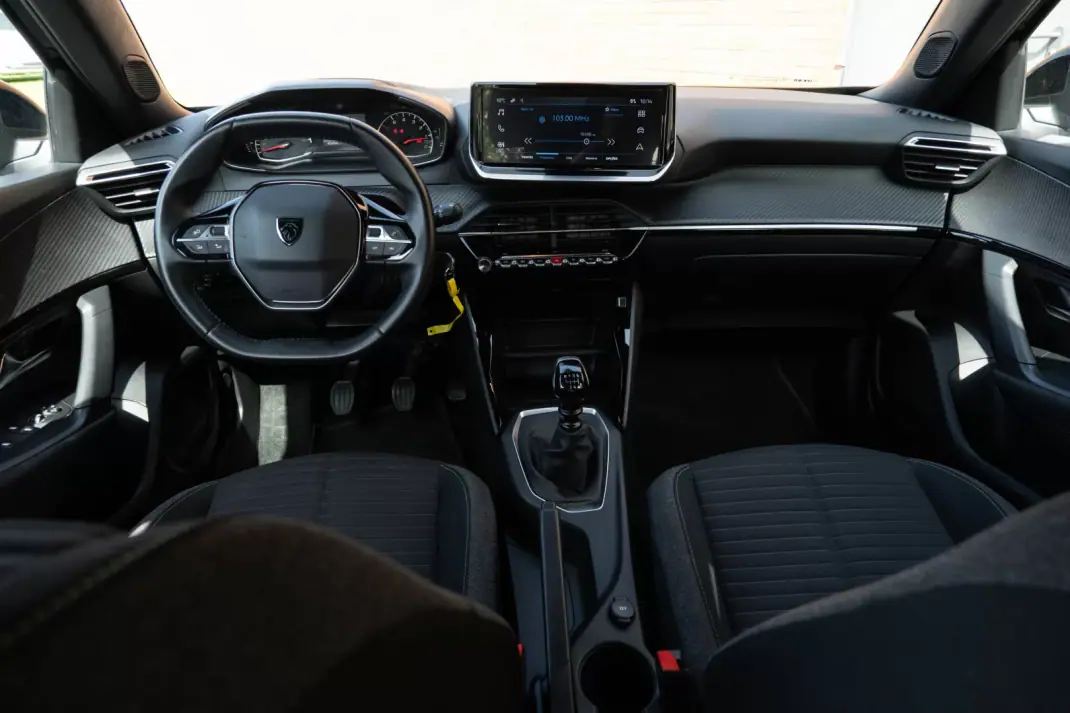 Peugeot 2008 2023 - 19750 EUR, 40500 km - AUTO.MOTO.pt - 40500km - foto 7 de 20