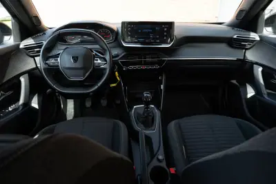 Peugeot 2008 2023 - 19750 EUR, 40500 km - AUTO.MOTO.pt - 40500km - foto 7 de 20