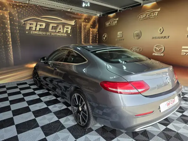 Mercedes-Benz C 180 2016 - 24250 EUR, 107000 km - AUTO.MOTO.pt - 107000km - foto 8 de 14