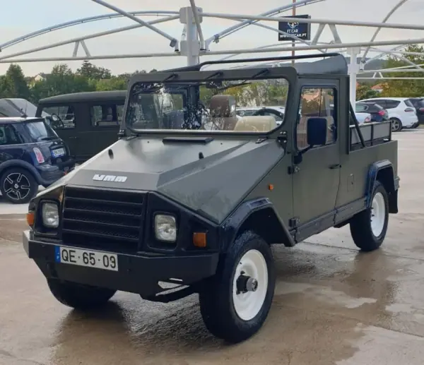 UMM Alter 2.5 D 4x4 Soft Top 8 lugares 1988 Diesel — 109 304 km UMM Alter 2.5 D 4x4 Soft Top 8 lugares 1988 Diesel