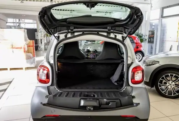 Smart ForTwo Coupé 2021 - 14145 EUR, 28400 km - AUTO.MOTO.pt - 28400km - foto 15 de 15