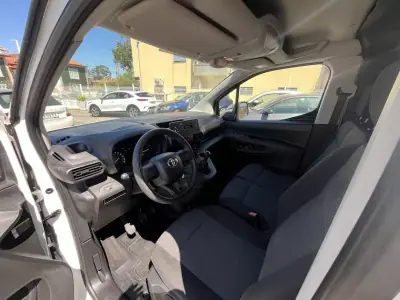 Toyota PROACE CITY 1.5D 100cv EXCLUIVE 2020 - 16450 EUR, 62000 km - AUTO.MOTO.pt - 62000km - foto 12 de 35