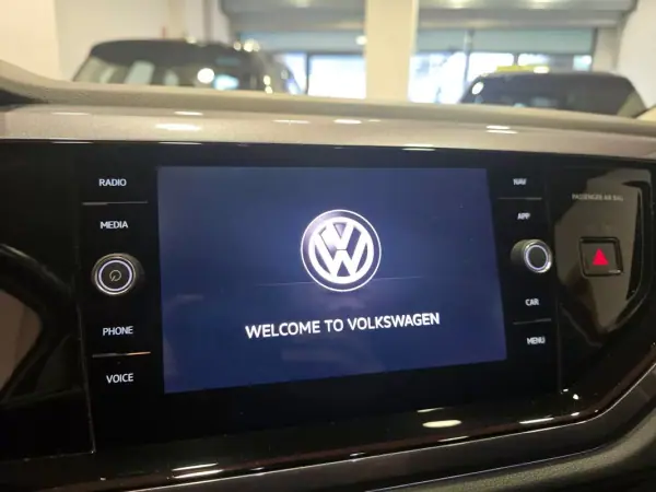Volkswagen Polo 2018 - 14480 EUR, 138507 km - AUTO.MOTO.pt - 138507km - foto 23 de 45