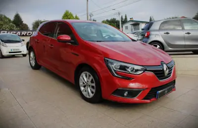 Renault Mégane 2017 - 11990 EUR, 106500 km - AUTO.MOTO.pt - 106500km - foto 3 de 19