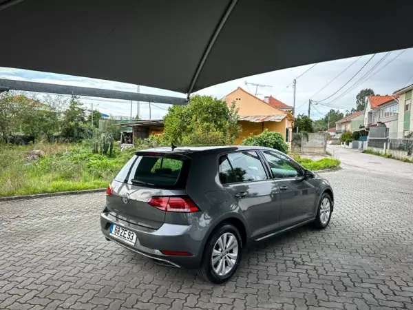 Volkswagen Golf 2019 - 15990 EUR, 165000 km - AUTO.MOTO.pt - 165000km - foto 12 de 12