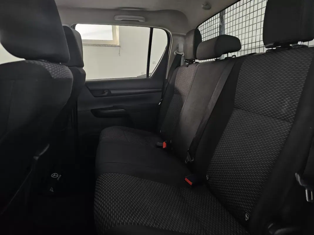Toyota Hilux 2020 - 27950 EUR, 285523 km - AUTO.MOTO.pt - 285523km - foto 17 de 68
