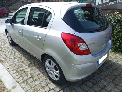 Opel Corsa 2010 - 4990 EUR, 229548 km - AUTO.MOTO.pt - 229548km - foto 5 de 11
