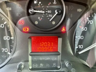 Peugeot 2015 - 9999 EUR, 108000 km - AUTO.MOTO.pt - 108000km - foto 23 de 23