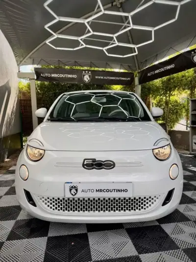 Fiat 500e 2025 - 17500 EUR, 12200 km - foto 1 de 16