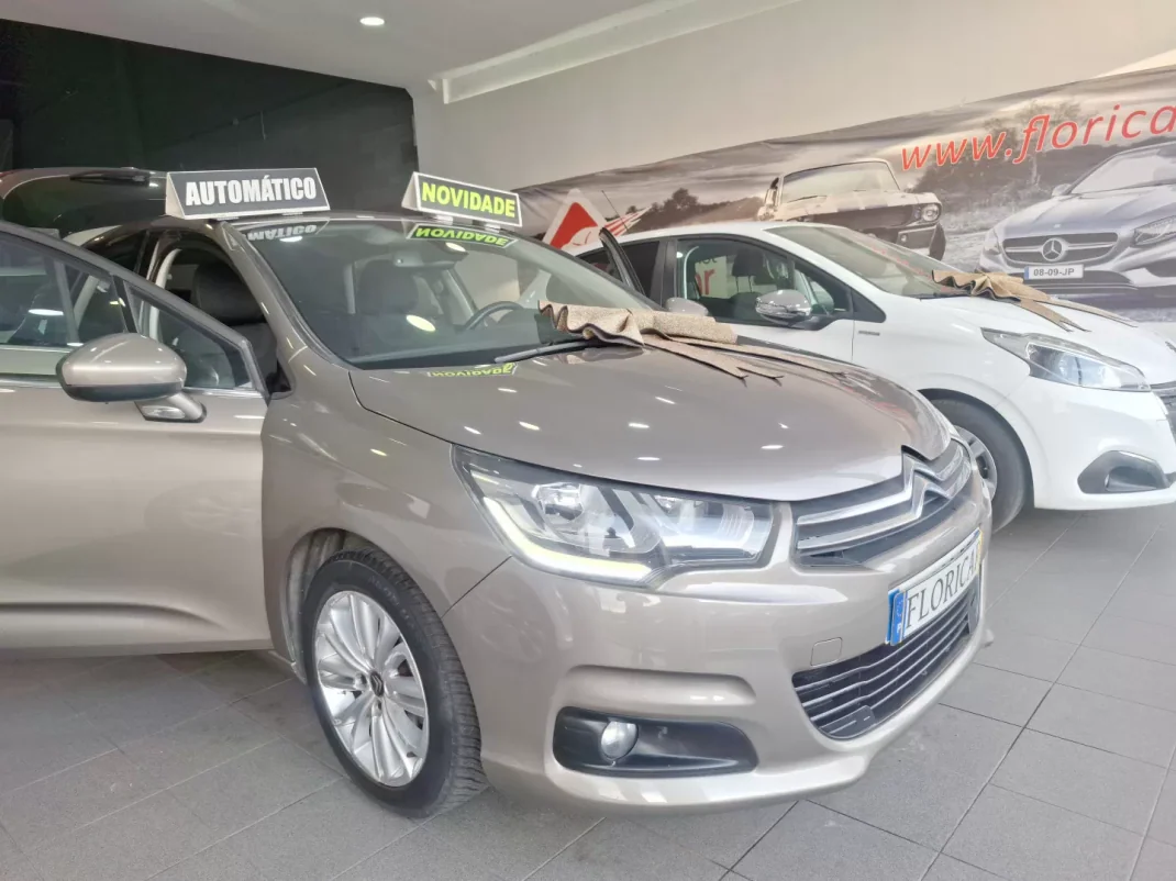 Citroën C4 2016 - 9900 EUR, 131000 km - AUTO.MOTO.pt - 131000km - foto 1 de 18