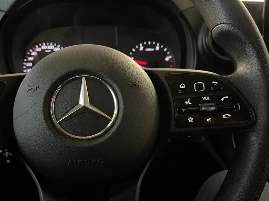 Mercedes-Benz 2022 - 17750 EUR, 45000 km - AUTO.MOTO.pt - 45000km - foto 13 de 28