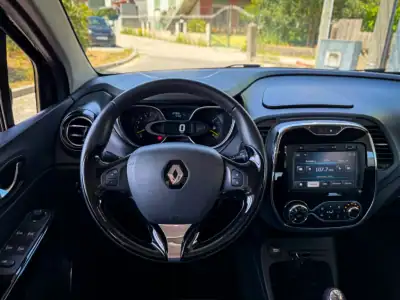 Renault Captur 2014 - 10800 EUR, 108000 km - AUTO.MOTO.pt - 108000km - foto 6 de 12